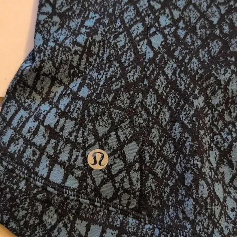 Lululemon Close To Crossing Long sleeve With Tulip Hem Tectonic Blue Jacquard S
